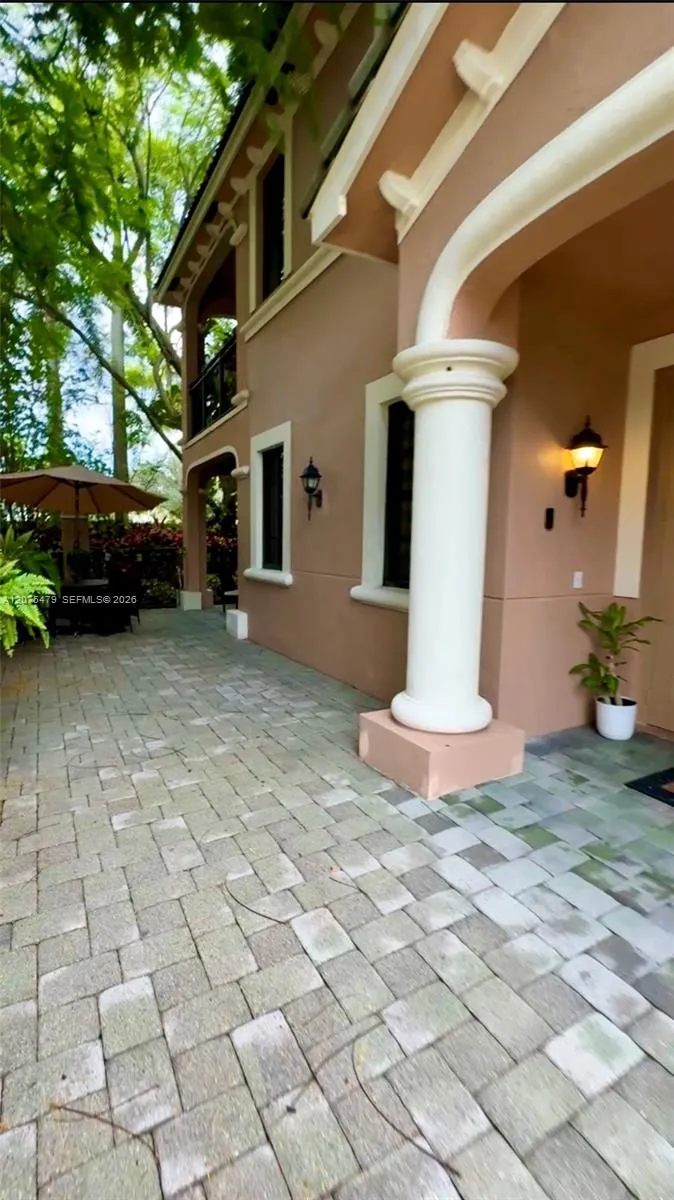 2787 Center Ct Dr #1-23 Weston, FL 33332