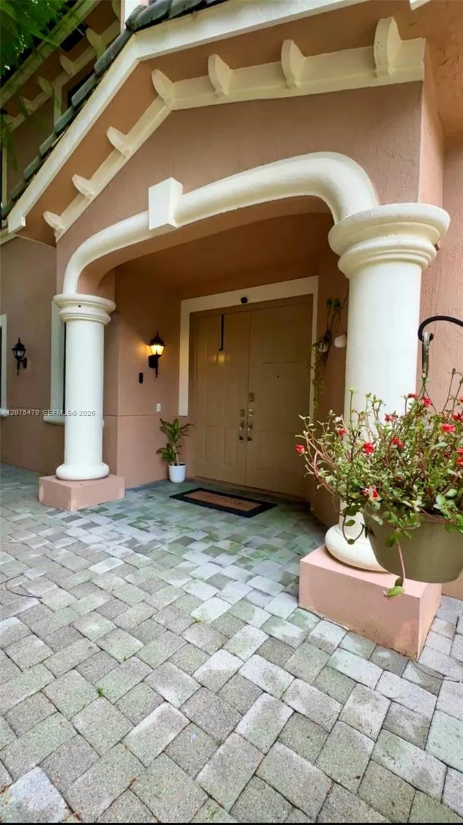 2787 Center Ct Dr #1-23 Weston, FL 33332