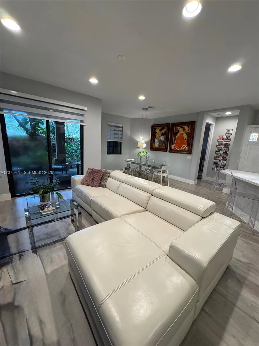 2787 Center Ct Dr #1-23 Weston, FL 33332