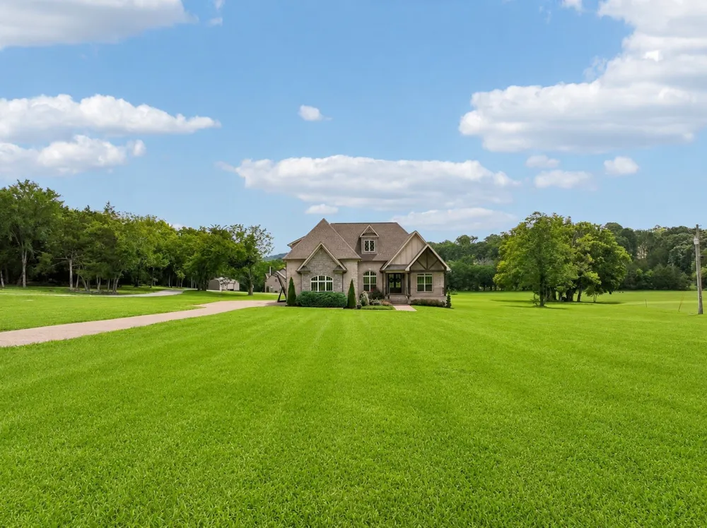 1730 Dillon Rd Milton, TN 37118