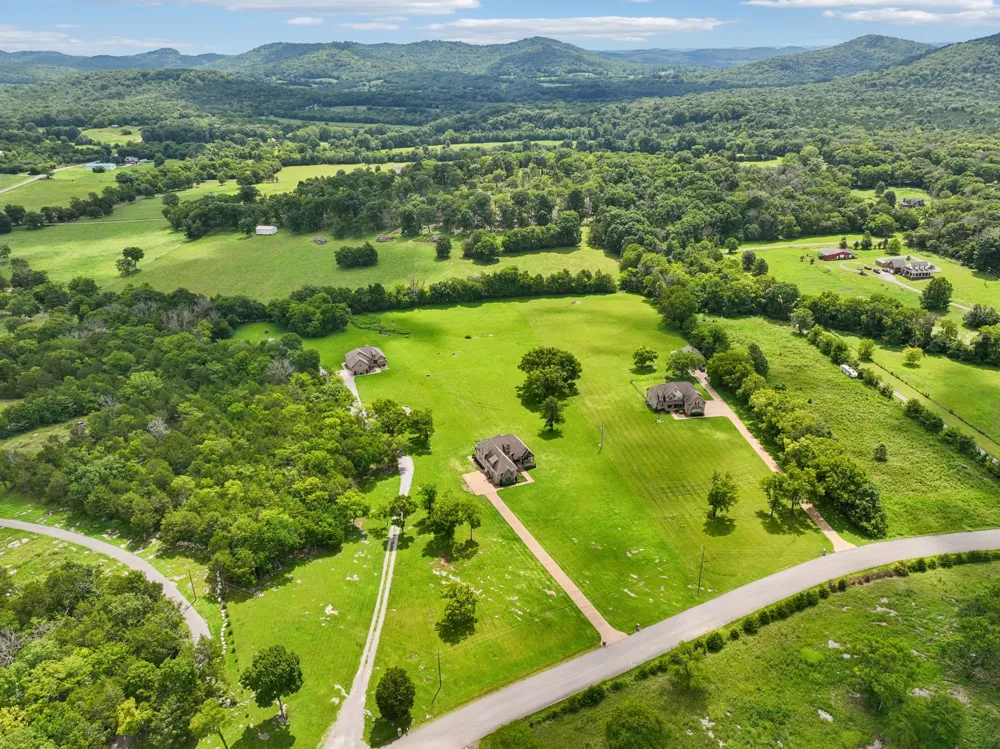 1730 Dillon Rd Milton, TN 37118