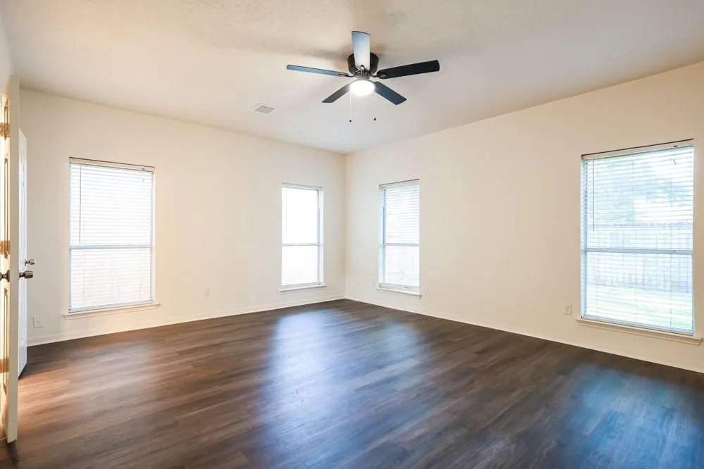 8618 Discus Drive Humble, TX 77346