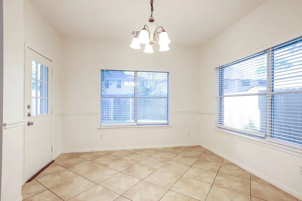 8618 Discus Drive Humble, TX 77346