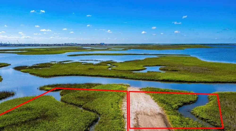 Yucca Avenue Surfside Beach, TX 77541