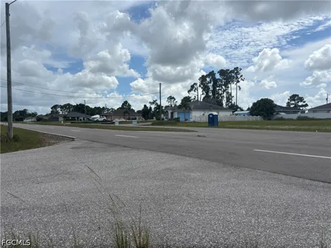 W Gator Circle