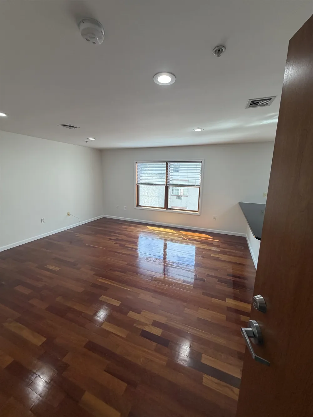 209 40TH ST Union City, NJ 07087
