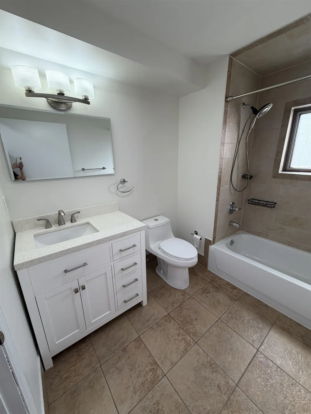 209 40TH ST Union City, NJ 07087