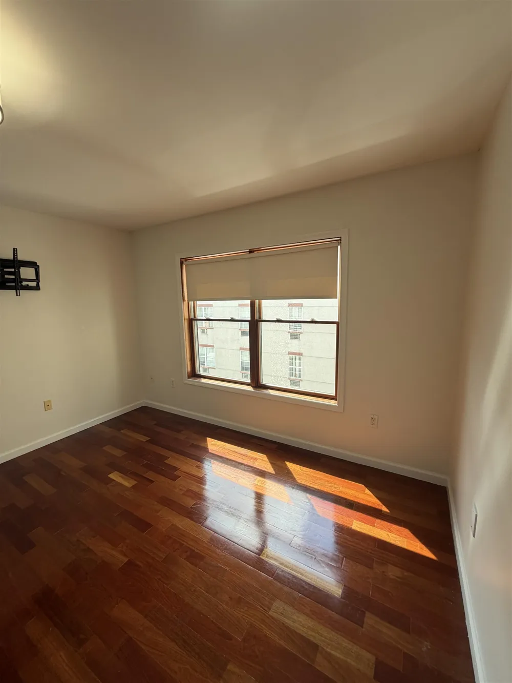 209 40TH ST Union City, NJ 07087