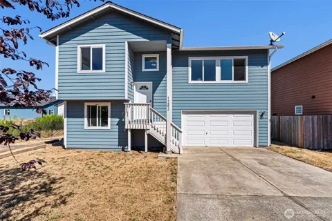 1282 SE Casandra Loop