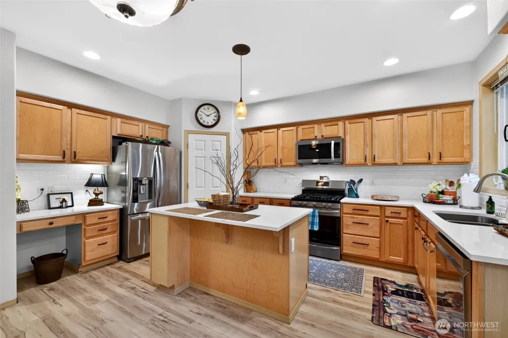 16614 SE 256th Street #E2 Covington, WA 98042