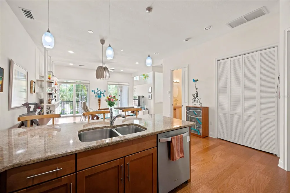 435 NOKOMIS AVENUE S #312 Venice, FL 34285