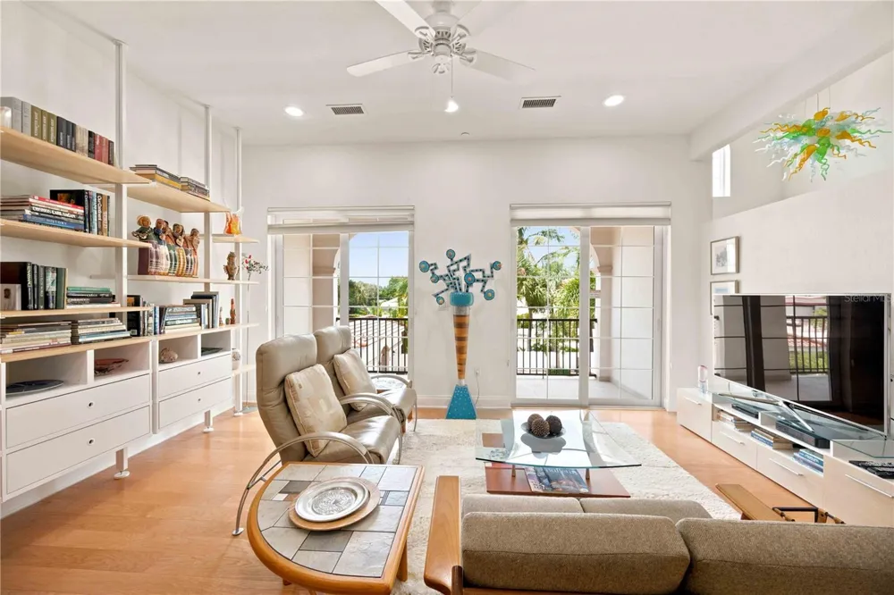 435 NOKOMIS AVENUE S #312 Venice, FL 34285