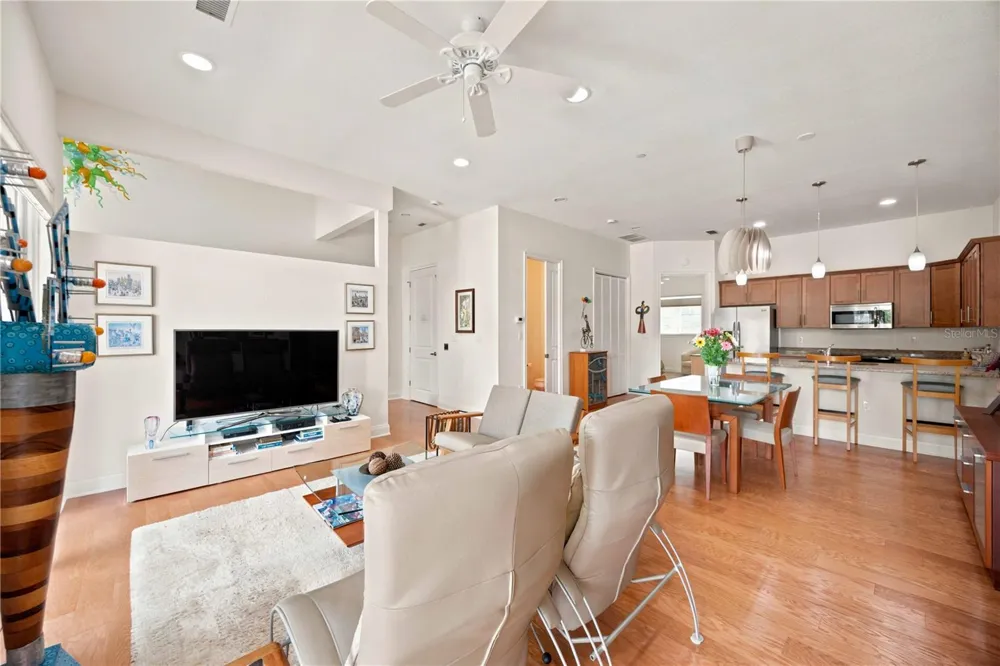 435 NOKOMIS AVENUE S #312 Venice, FL 34285