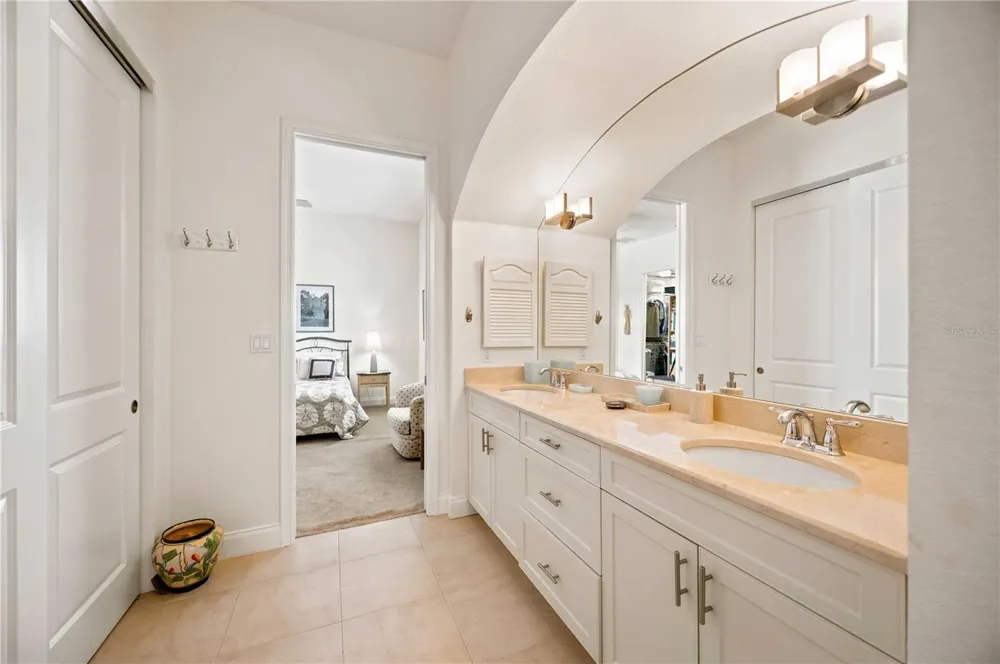 435 NOKOMIS AVENUE S #312 Venice, FL 34285