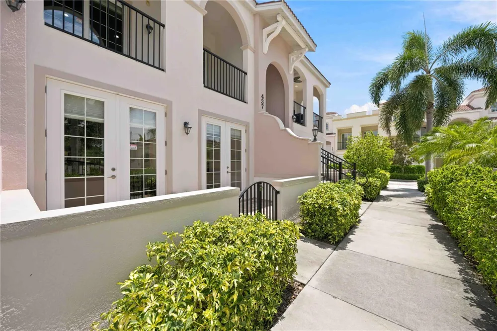 435 NOKOMIS AVENUE S #312 Venice, FL 34285