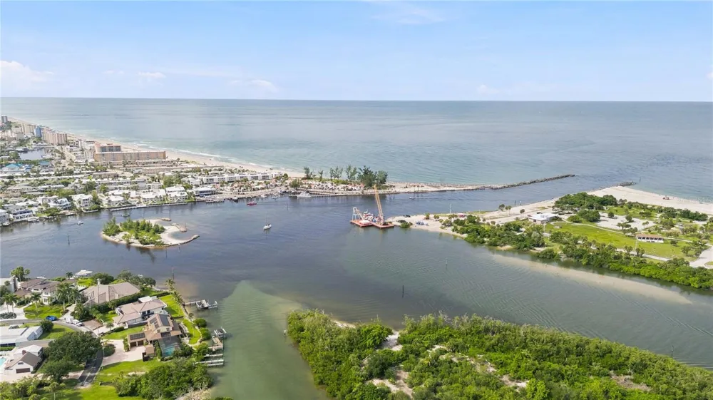 435 NOKOMIS AVENUE S #312 Venice, FL 34285