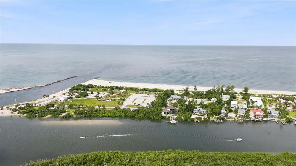 435 NOKOMIS AVENUE S #312 Venice, FL 34285