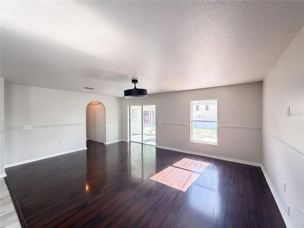 5604 ROYAL HILLS DRIVE Winter Haven, FL 33881