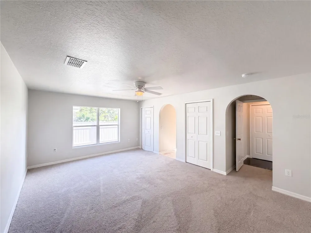 5604 ROYAL HILLS DRIVE Winter Haven, FL 33881