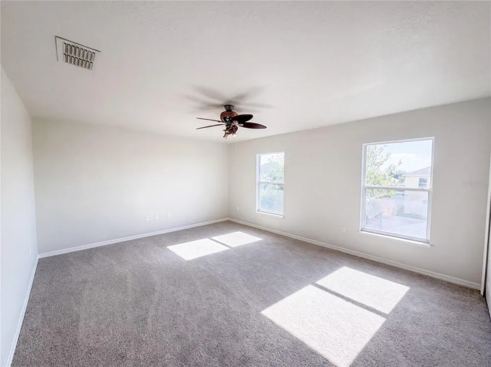 5604 ROYAL HILLS DRIVE Winter Haven, FL 33881