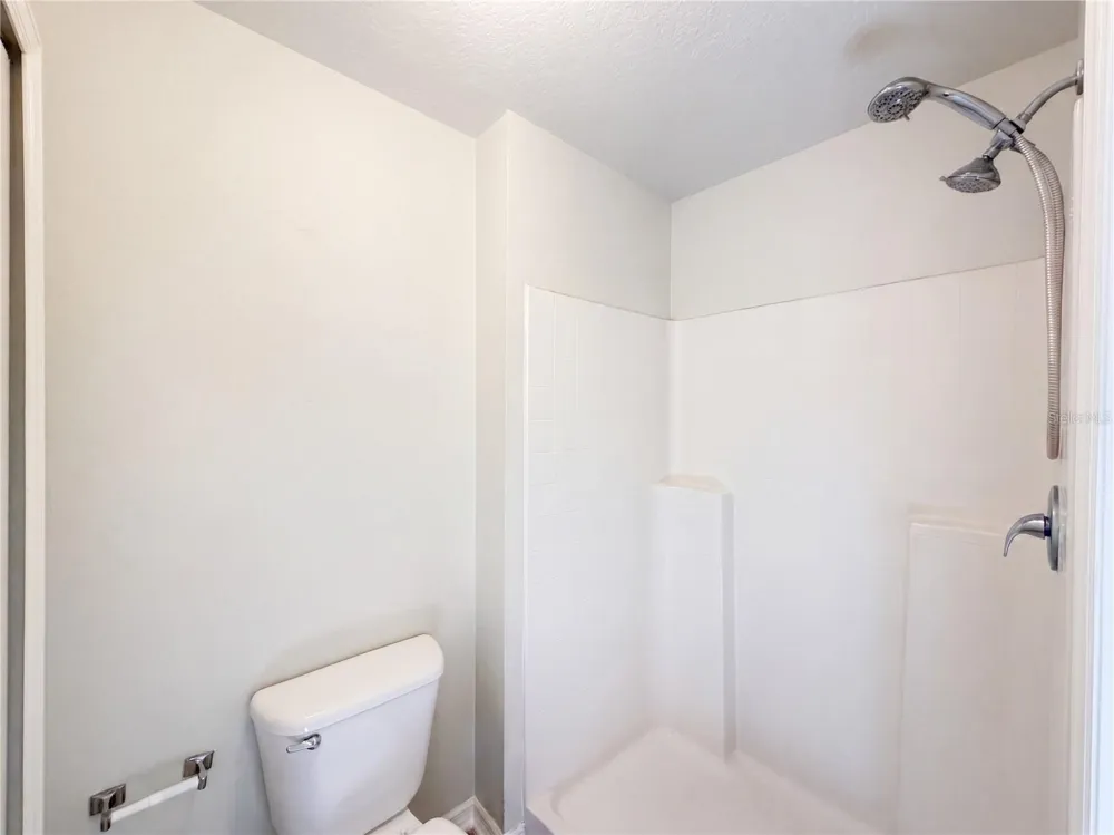 5604 ROYAL HILLS DRIVE Winter Haven, FL 33881