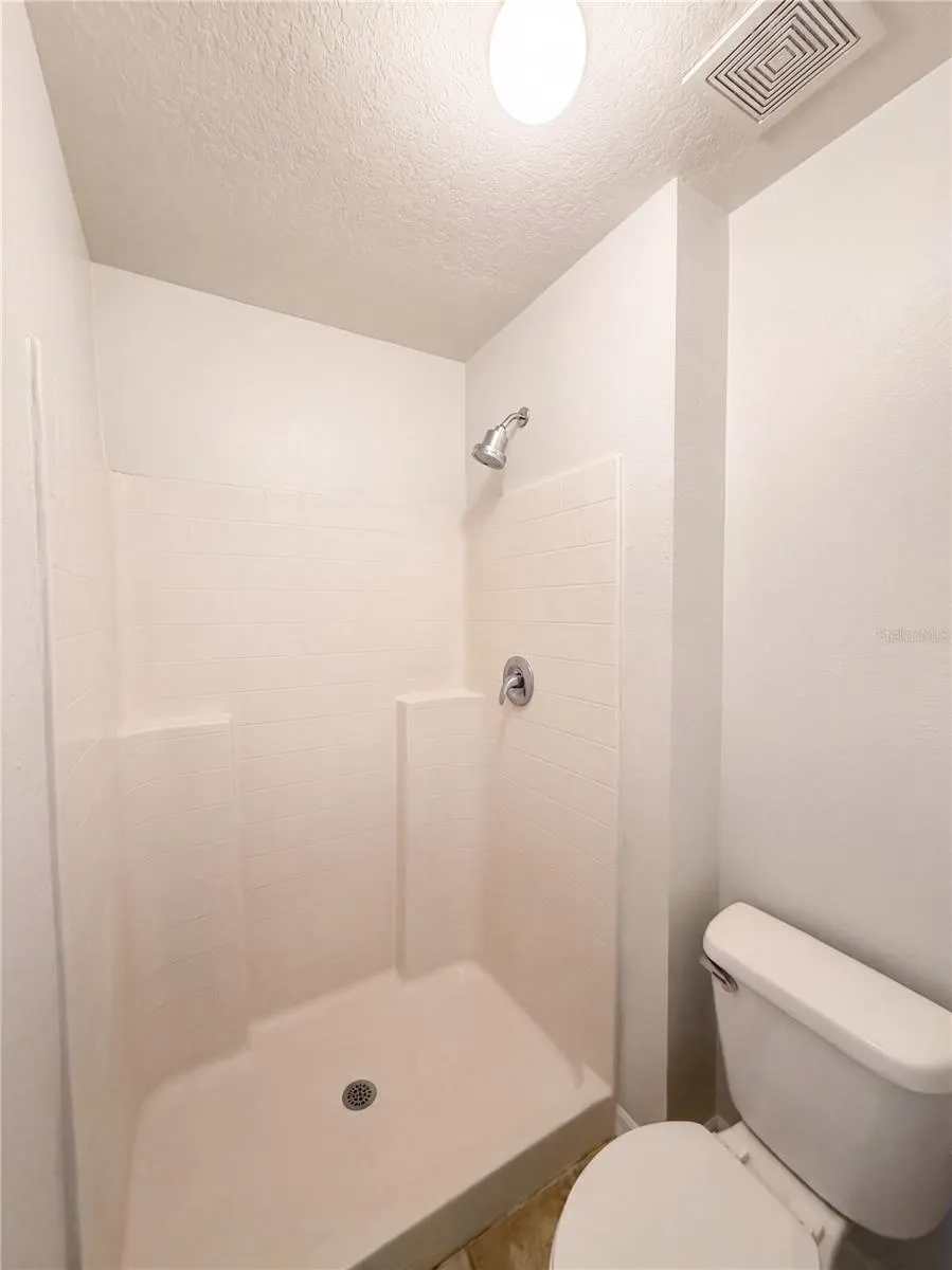 5604 ROYAL HILLS DRIVE Winter Haven, FL 33881