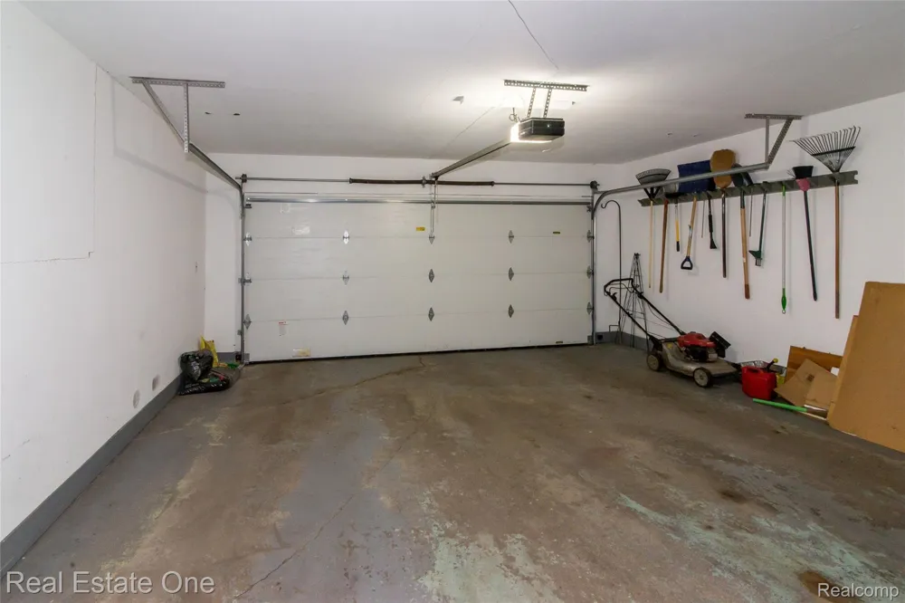 30290 Old Stream Street Southfield City, MI 48076