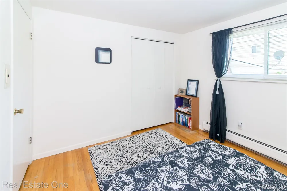 30290 Old Stream Street Southfield City, MI 48076