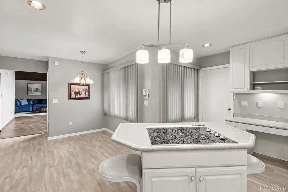 7511 Tiverton Court West Bloomfield Charter Township, MI 48322