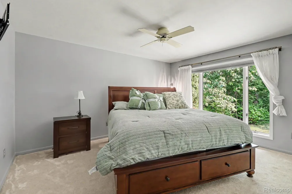 7511 Tiverton Court West Bloomfield Charter Township, MI 48322
