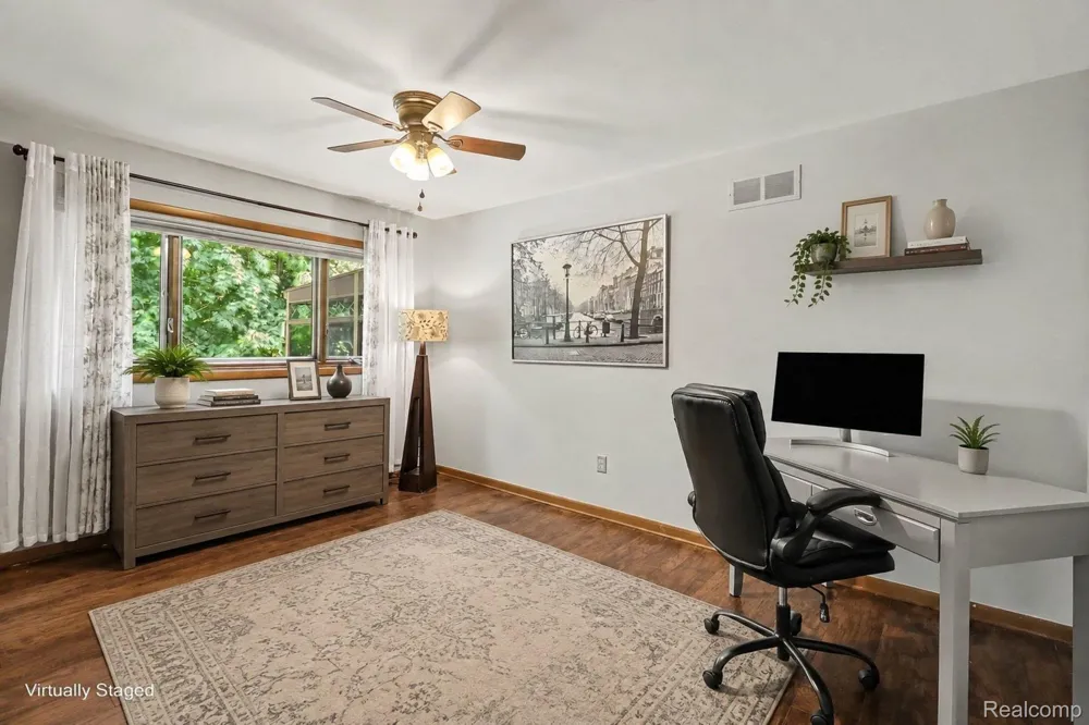 7511 Tiverton Court West Bloomfield Charter Township, MI 48322