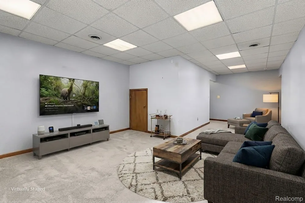 7511 Tiverton Court West Bloomfield Charter Township, MI 48322