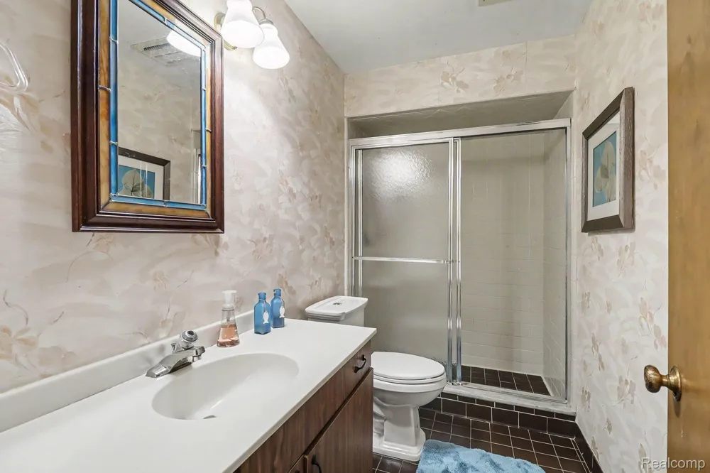 7511 Tiverton Court West Bloomfield Charter Township, MI 48322