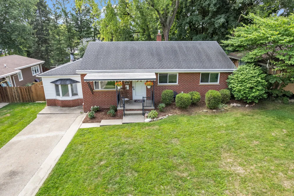 217 W McKay Street Saline City, MI 48176