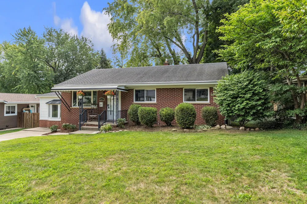 217 W McKay Street Saline City, MI 48176