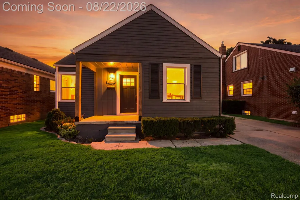 21625 Trombly Street St Clair Shores City, MI 48080