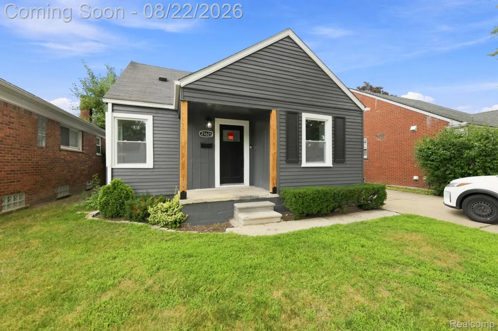 21625 Trombly Street St Clair Shores City, MI 48080