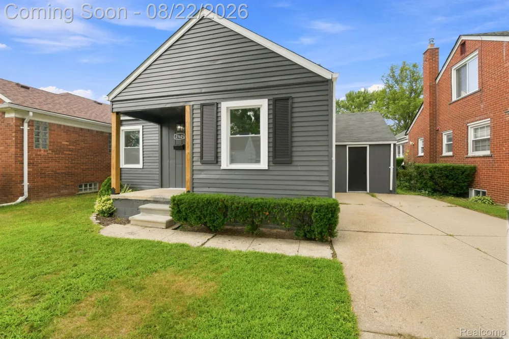 21625 Trombly Street St Clair Shores City, MI 48080