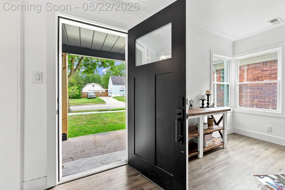 21625 Trombly Street St Clair Shores City, MI 48080