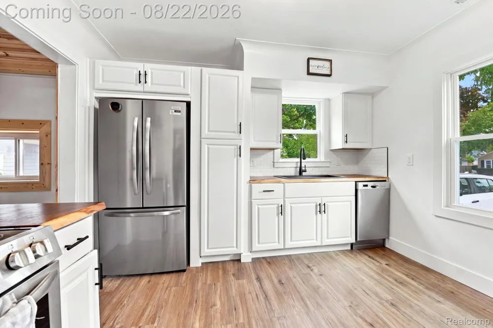21625 Trombly Street St Clair Shores City, MI 48080