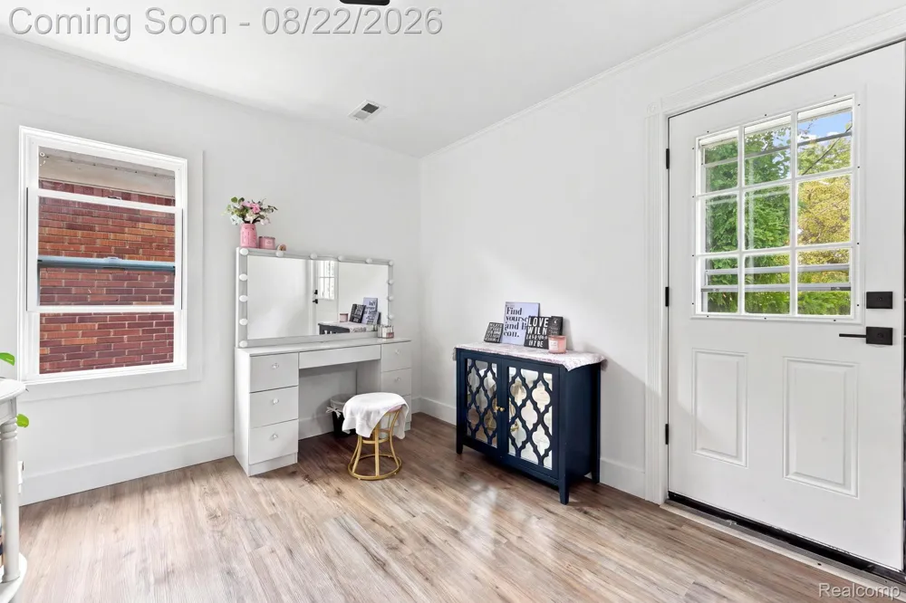 21625 Trombly Street St Clair Shores City, MI 48080