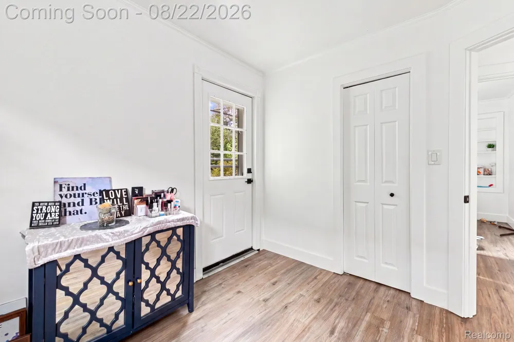 21625 Trombly Street St Clair Shores City, MI 48080