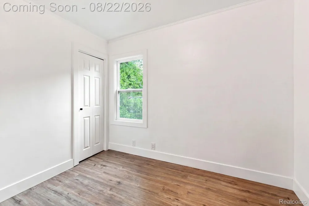21625 Trombly Street St Clair Shores City, MI 48080