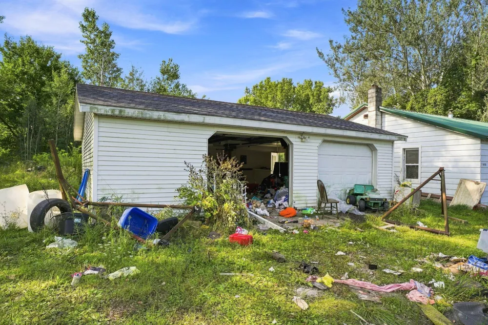 22850 V DRIVE Lee Township, MI 49076