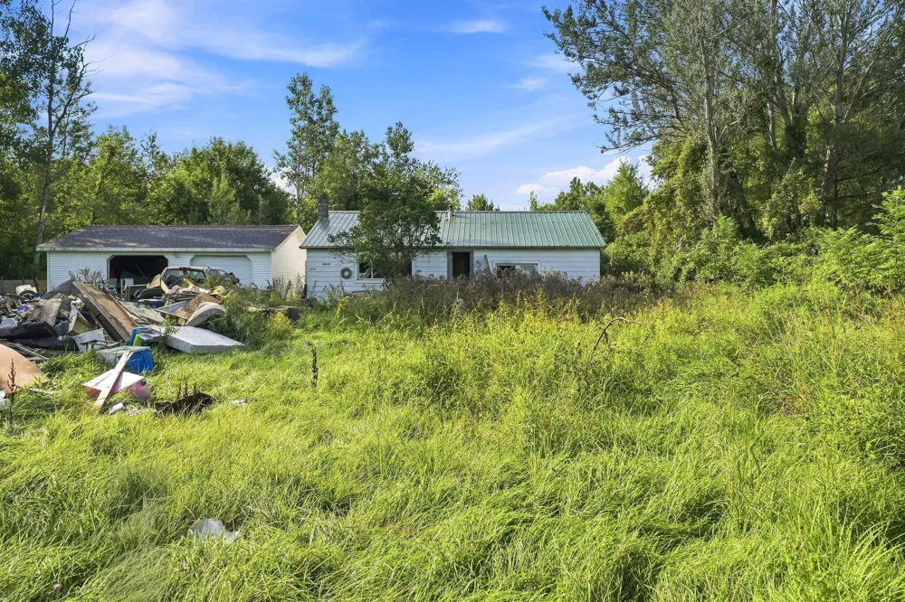 22850 V DRIVE Lee Township, MI 49076