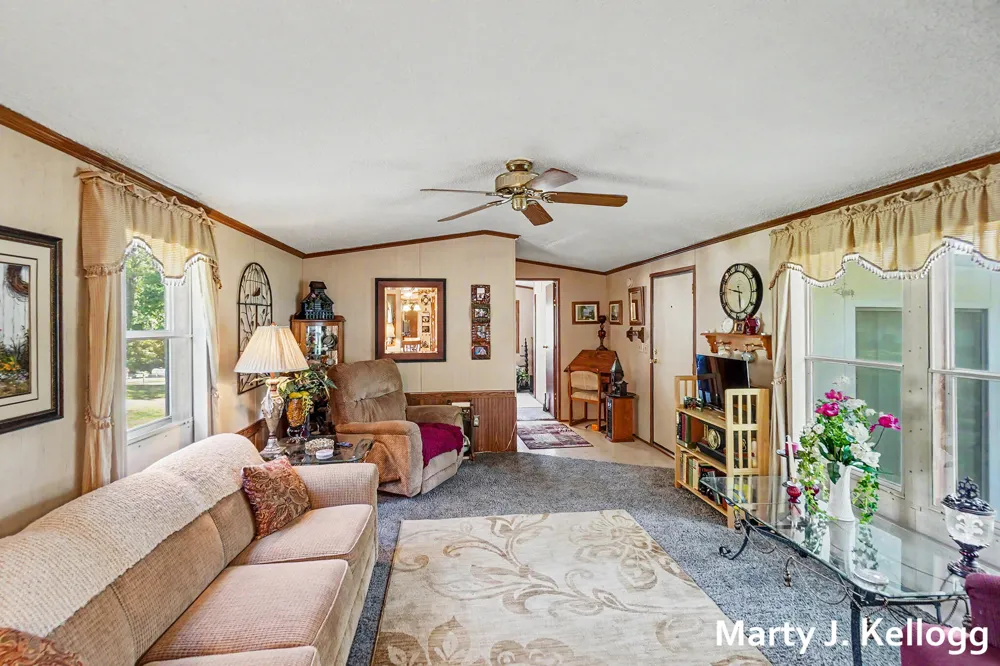 2511 S Fawn Avenue Big Prairie Township, MI 49349