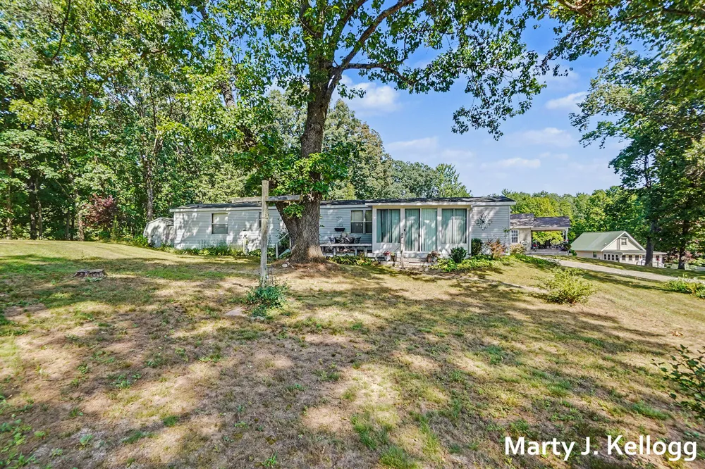 2511 S Fawn Avenue Big Prairie Township, MI 49349