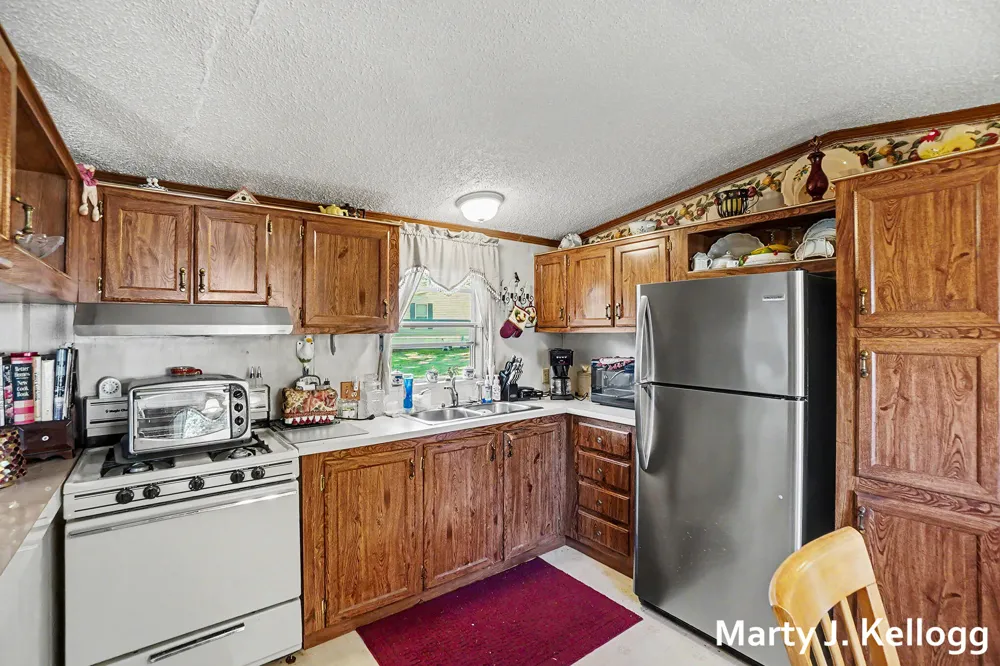 2511 S Fawn Avenue Big Prairie Township, MI 49349
