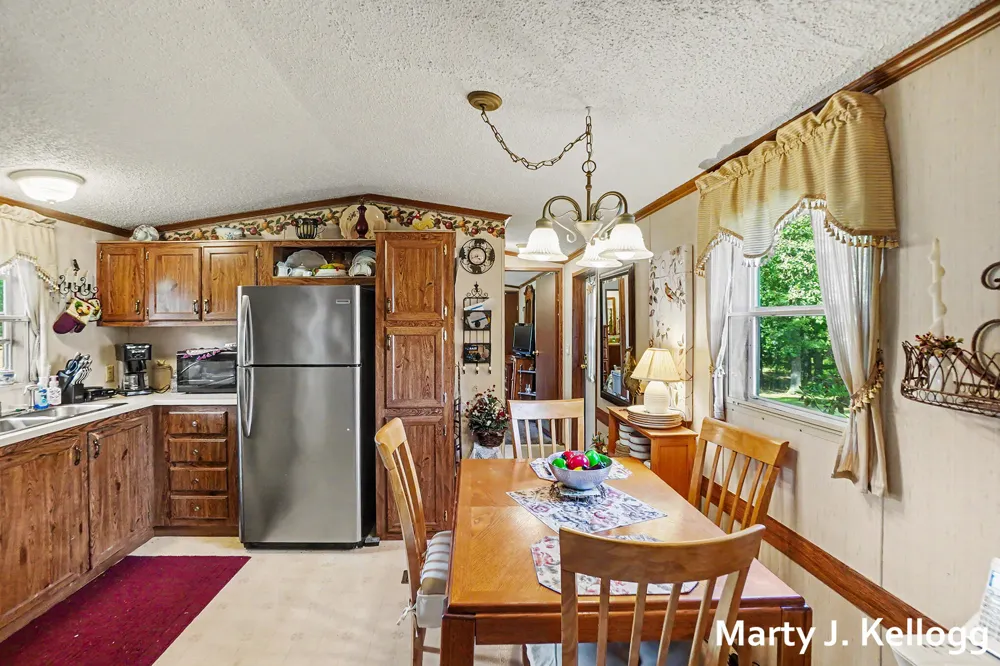 2511 S Fawn Avenue Big Prairie Township, MI 49349