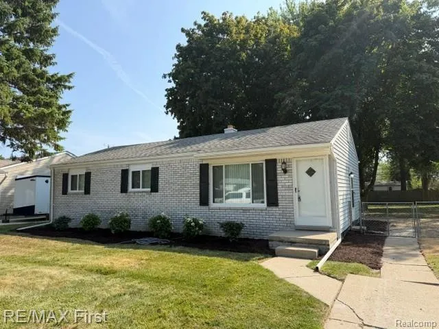4225 Grace Avenue Wayne City, MI 48184
